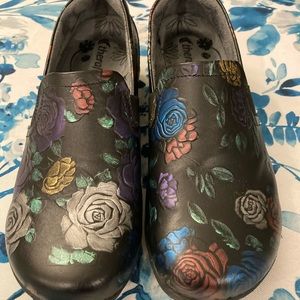 Therafit non slip nursing shoes